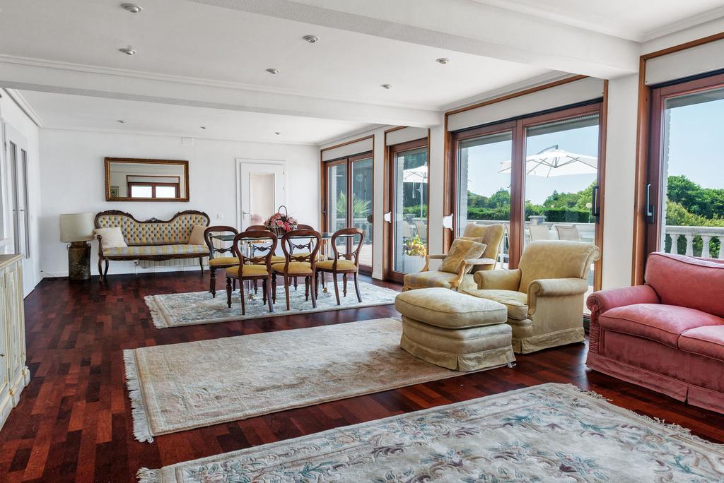 Oassis By People Villa